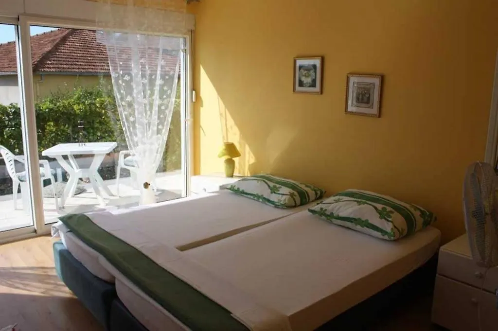 Studio Apartment In Trogir With Balcony, Air Conditioning, Wifi 4328-2