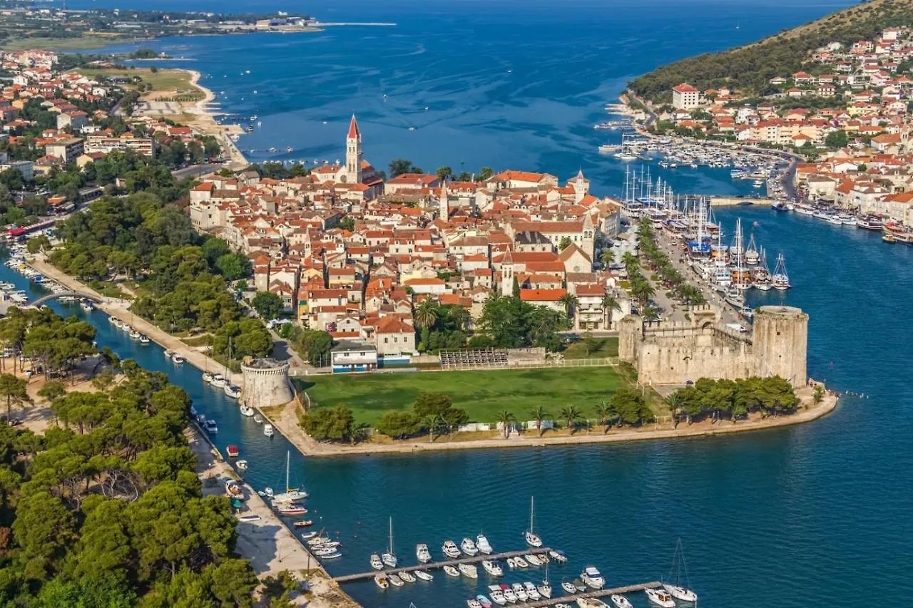 Studio Apartment In Trogir With Balcony, Air Conditioning, Wifi 4328-2